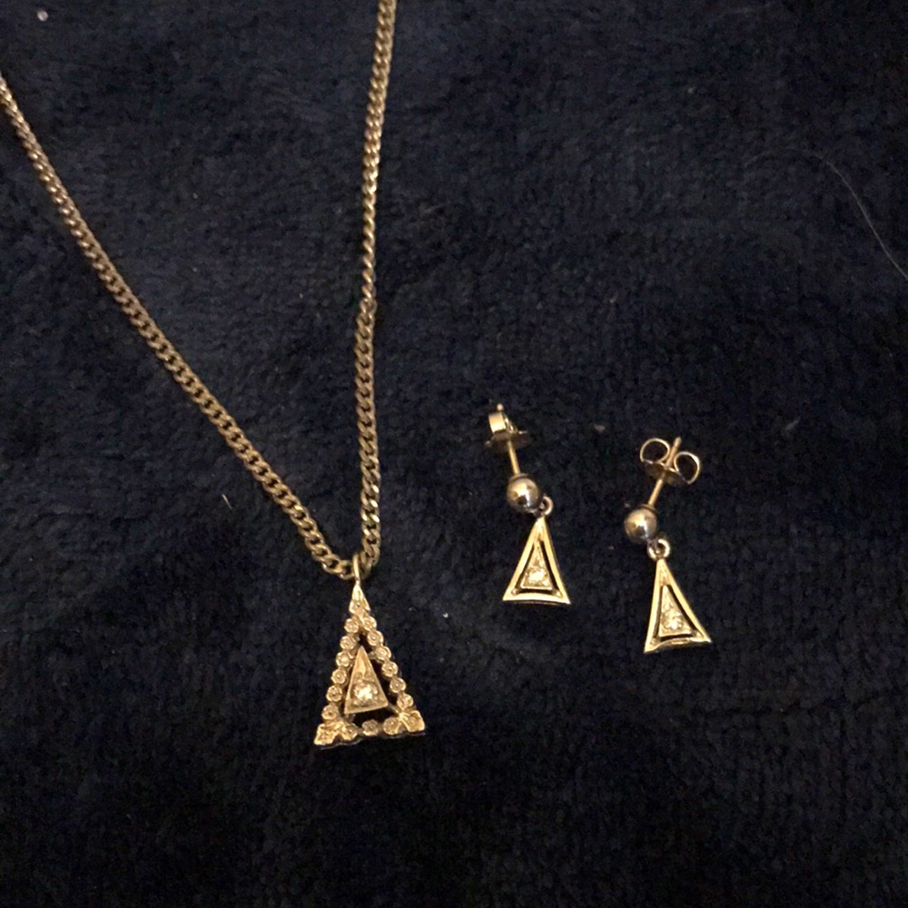 Triangle 14 karat white gold diamond necklace
